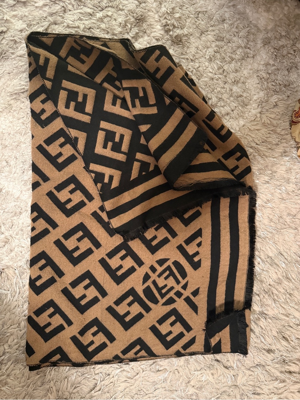 Pattern Black and Tan Scarf